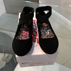 NIB Soda black suede toddler shoes size 9